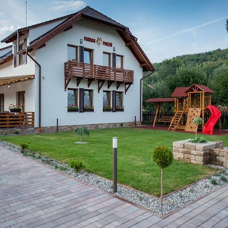Farkas Panzio Bed & Breakfast Прайд Екстериор снимка