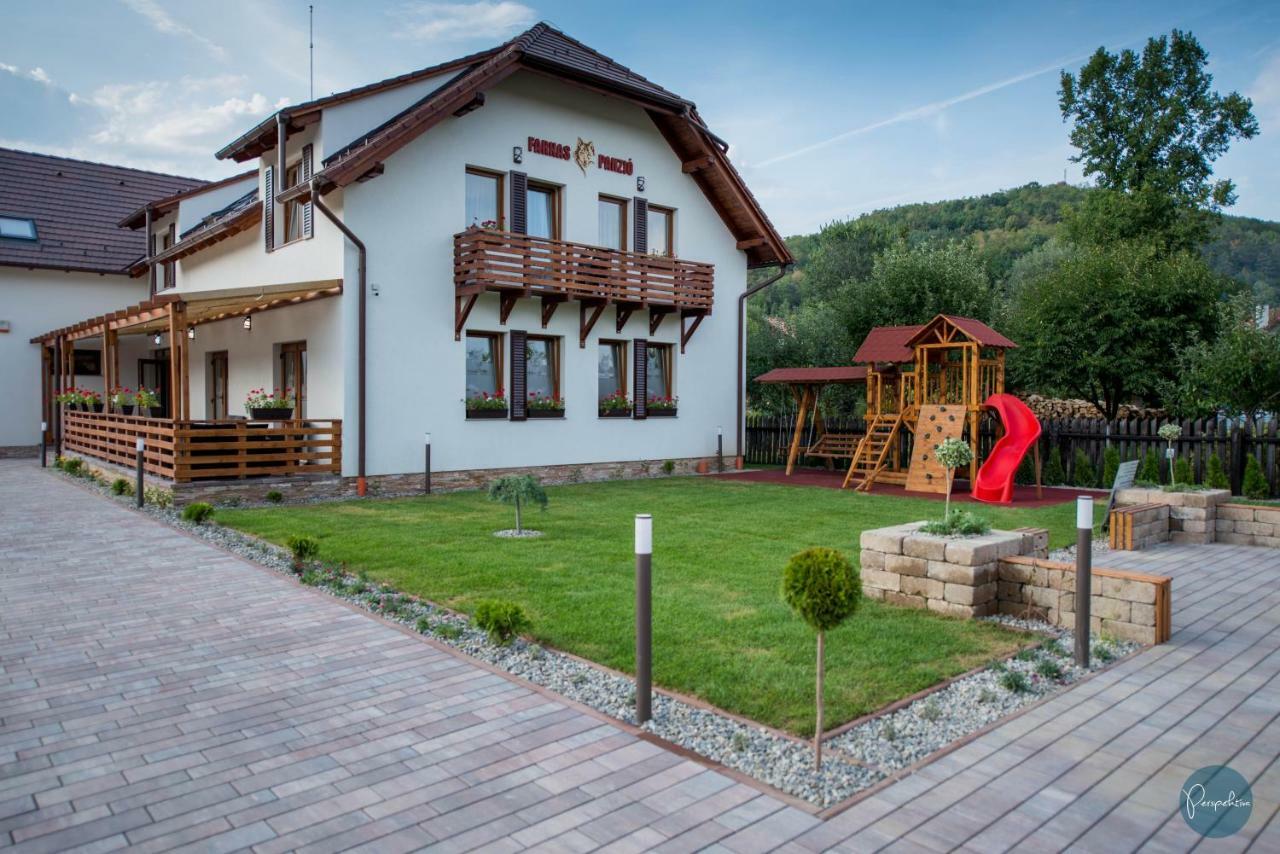 Farkas Panzio Bed & Breakfast Прайд Екстериор снимка