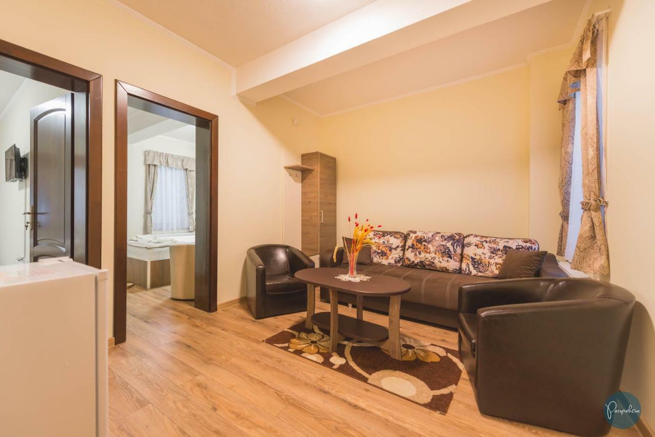 Farkas Panzio Bed & Breakfast Прайд Екстериор снимка
